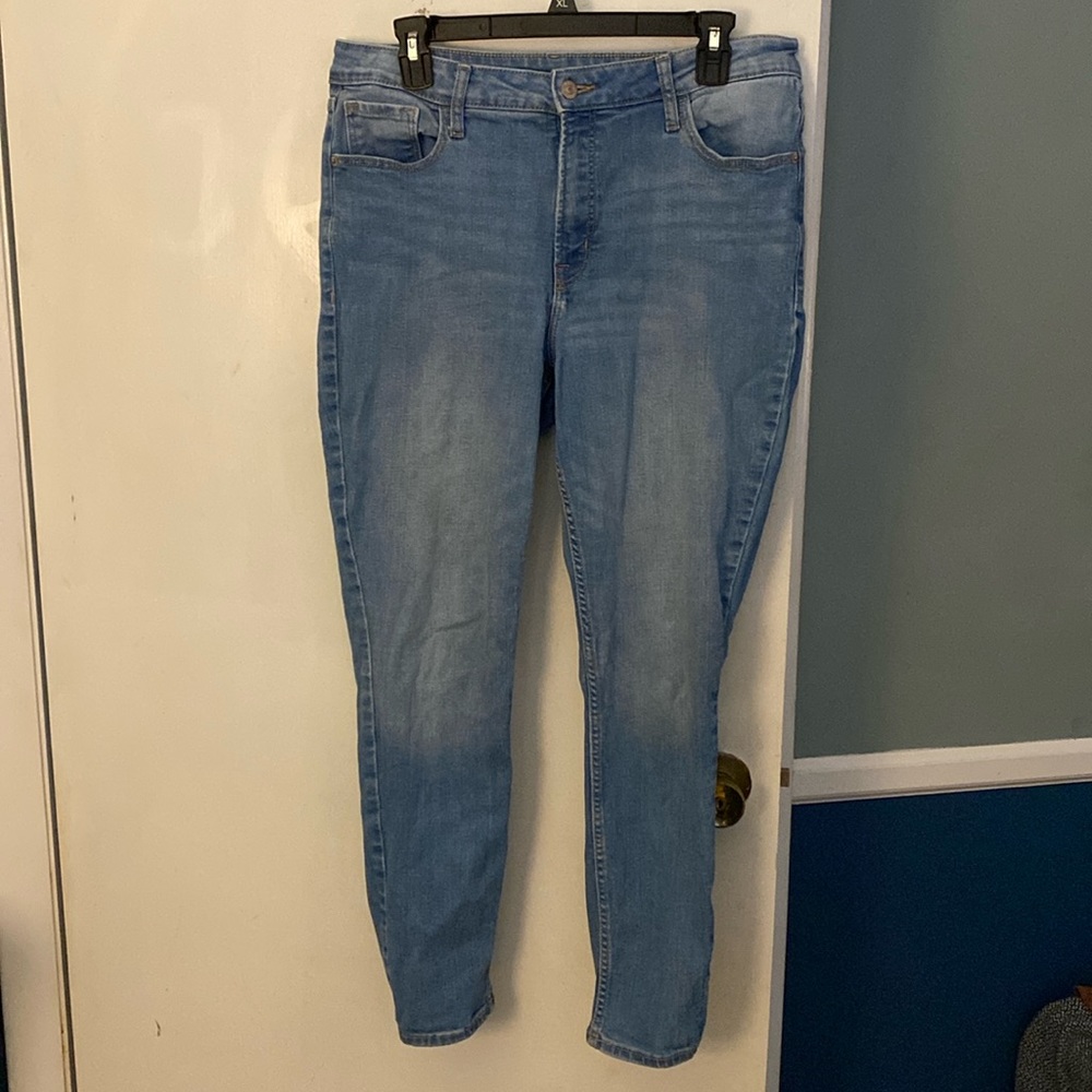 Old Navy Rockstar Super Skinny High Rise